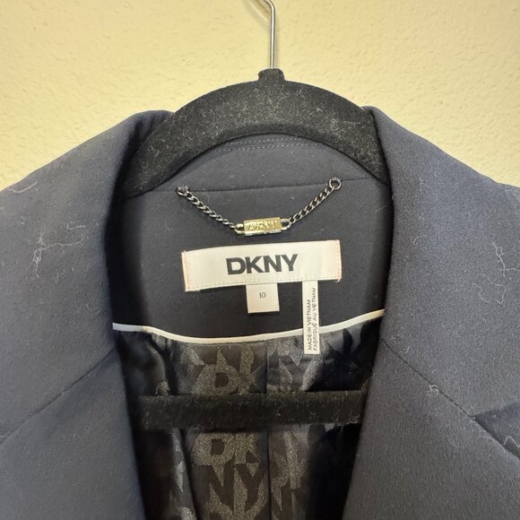 DKNY Black One-Button Blazer – Women’s Size 10 – NWT (MSRP $129) - Picture 6 of 6